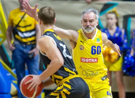 trojan opava|Herec Trojan prožil premiéru v basketbalové lize, k výhře Opavy。